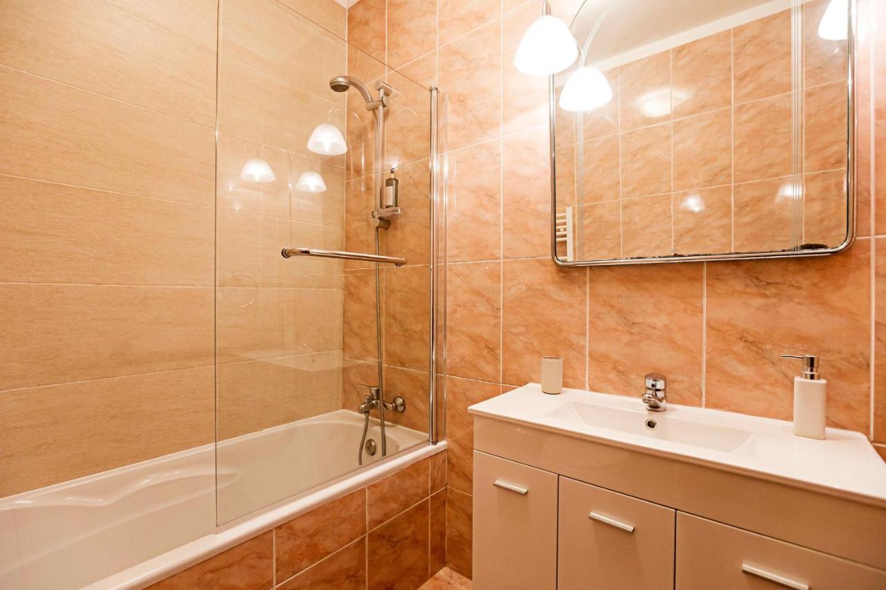 Spacious 2Br Flat In Gaia By Lovelystay Vila Nova de Gaia Eksteriør bilde